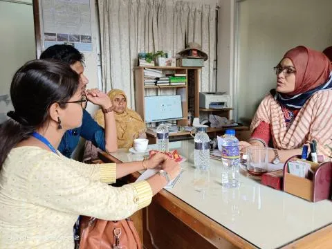       Interaction with scientist of Hybrid rice division, BRRI